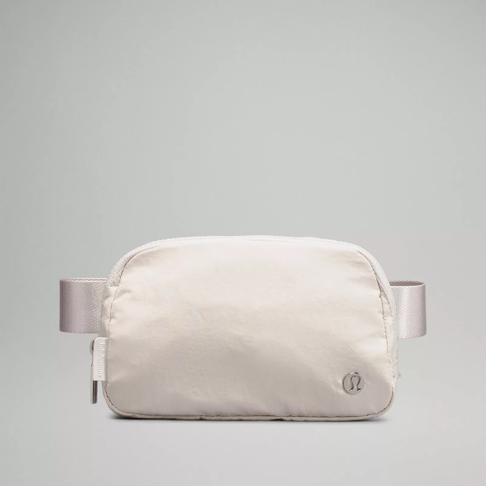 Lululemon Everywhere Belt Bag in White Opal NEW